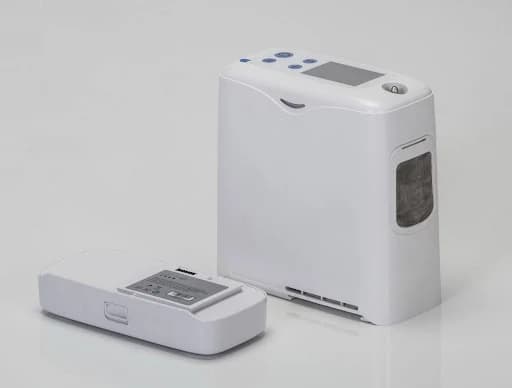 RPOC6 portable oxygen concentrator with carrying accessories